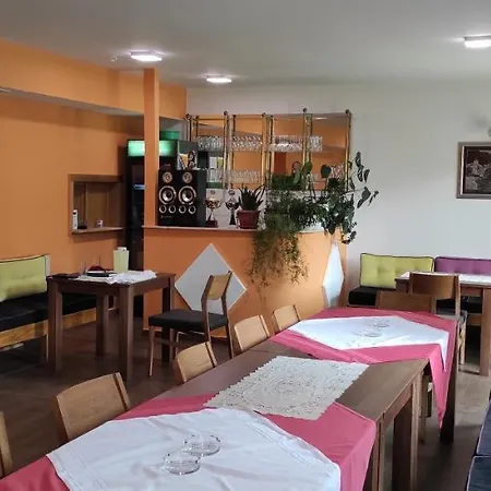 Restoran ˇˇcardakˇˇ Kod Ramiza Umoljani